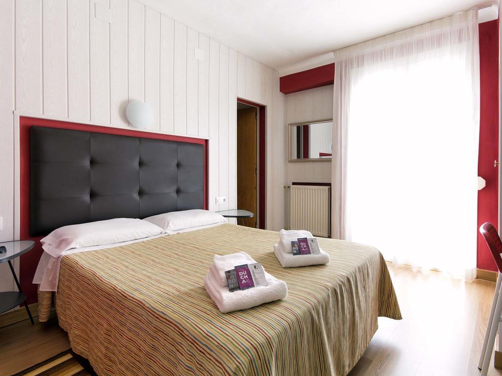 Hostal Fabrellas Caldes de Malavella Εξωτερικό φωτογραφία