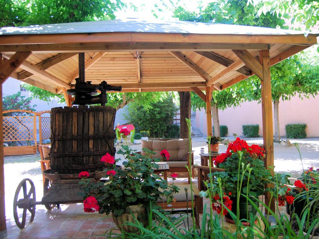 Hostal Fabrellas Caldes de Malavella Εξωτερικό φωτογραφία
