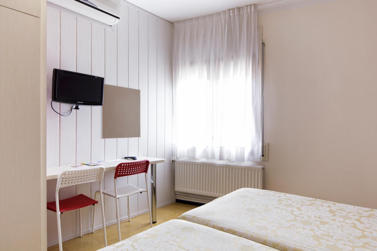 Hostal Fabrellas Caldes de Malavella Εξωτερικό φωτογραφία