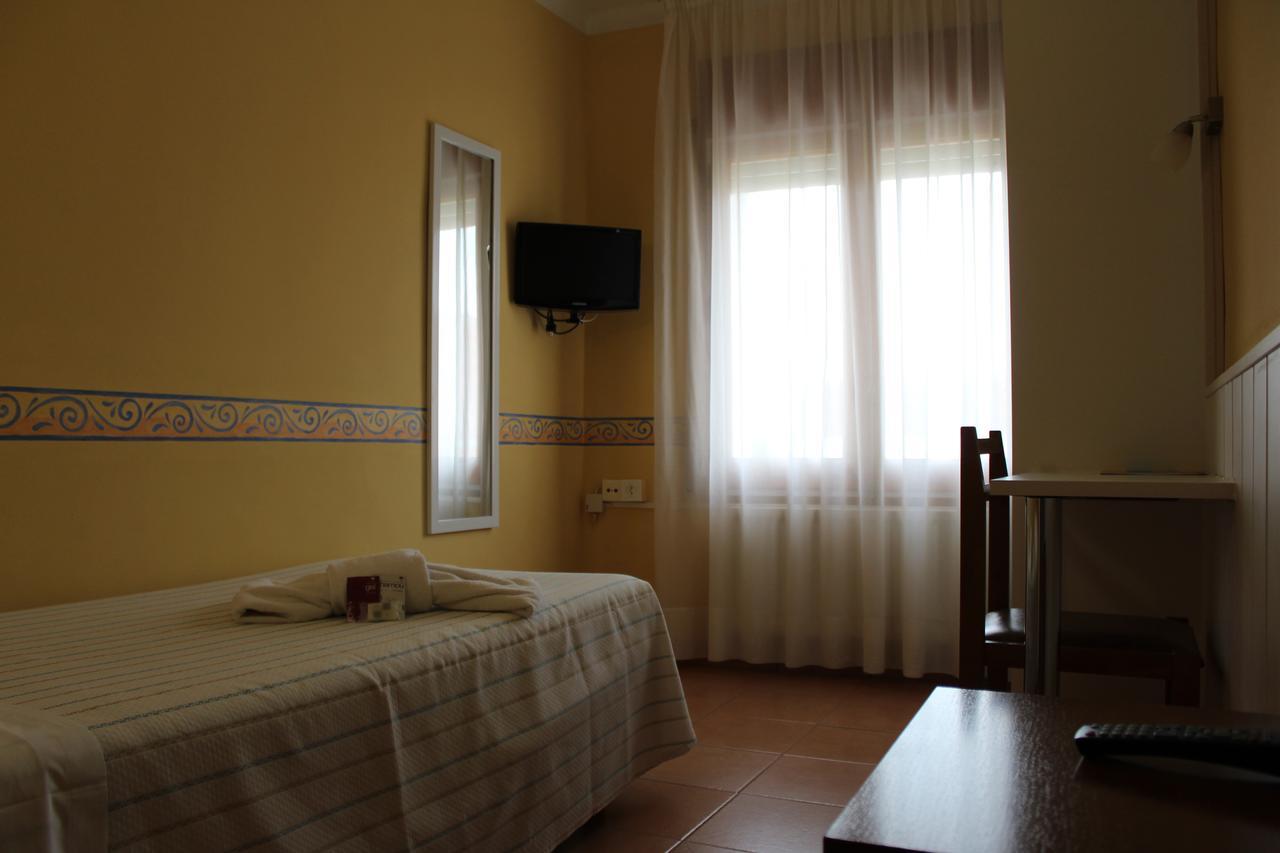 Hostal Fabrellas Caldes de Malavella Δωμάτιο φωτογραφία